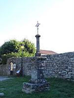 Saint-Julien-Du-Serre, Eglise romane, Calvaire (2)